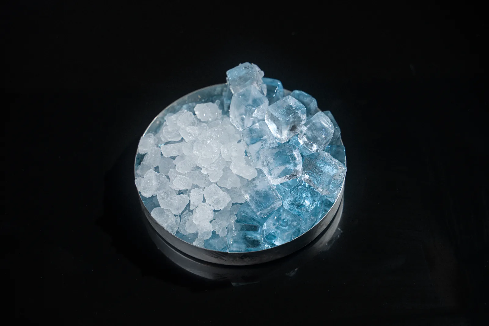 Glace pilée et glaçons transparents pour cocktails
